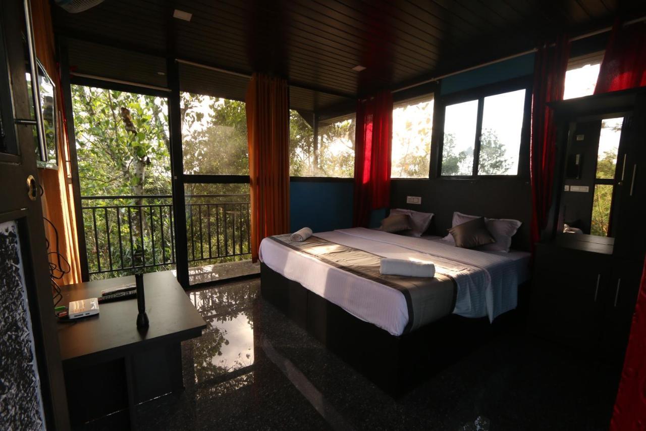 Spice Valley & Tree House * Munnar