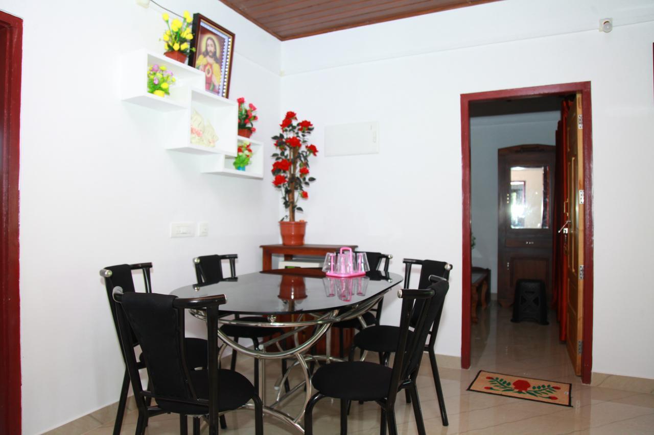 Spice Valley & Tree House * Munnar
